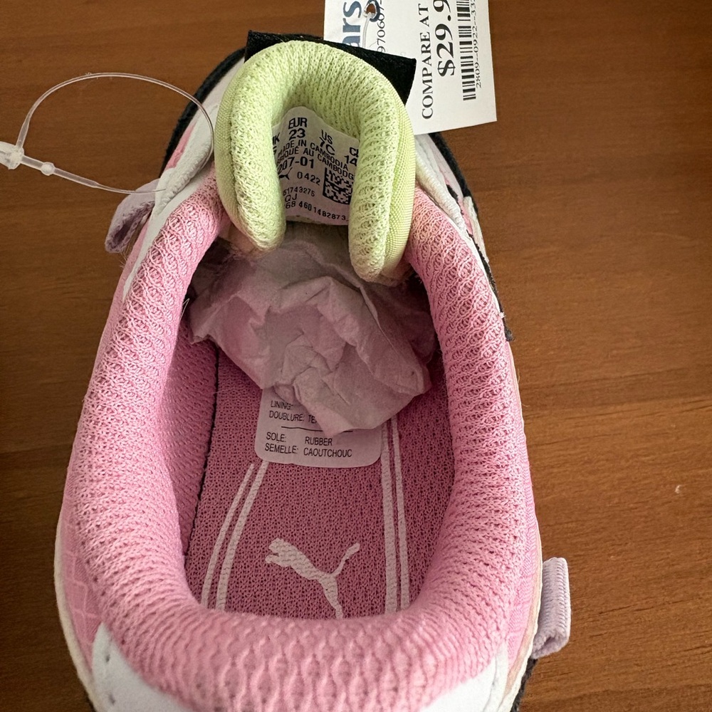 NWT - Toddler Puma Sneakers - Picture 7 of 8